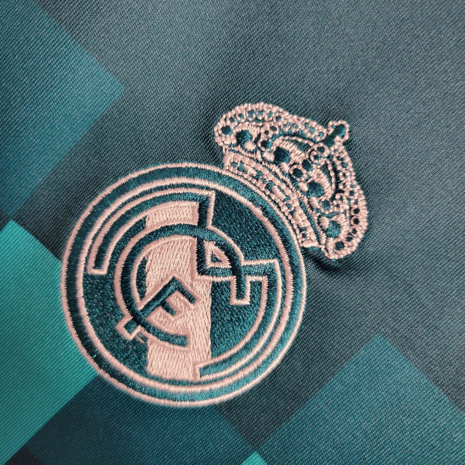 Real Madrid CF - Retro Away Shirt 2017/2018 Long Sleeve