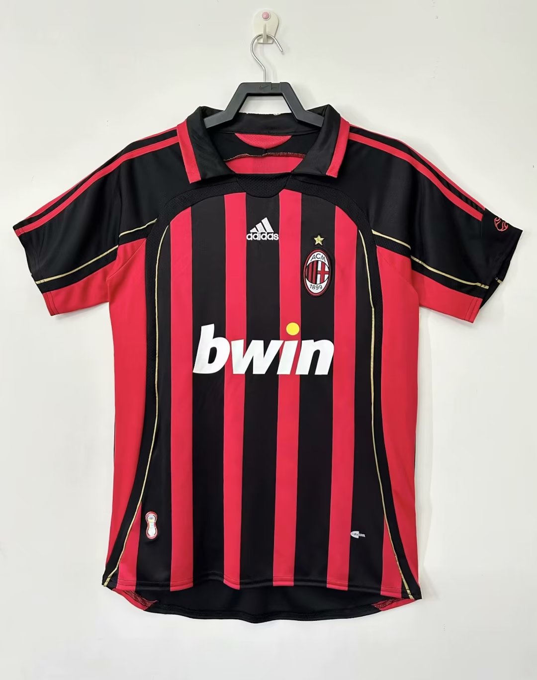 AC Milan - Retro Home Shirt 2006/2007
