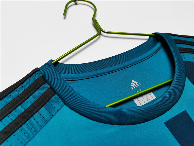 Real Madrid FC - Retro Away Shirt 2017/2018